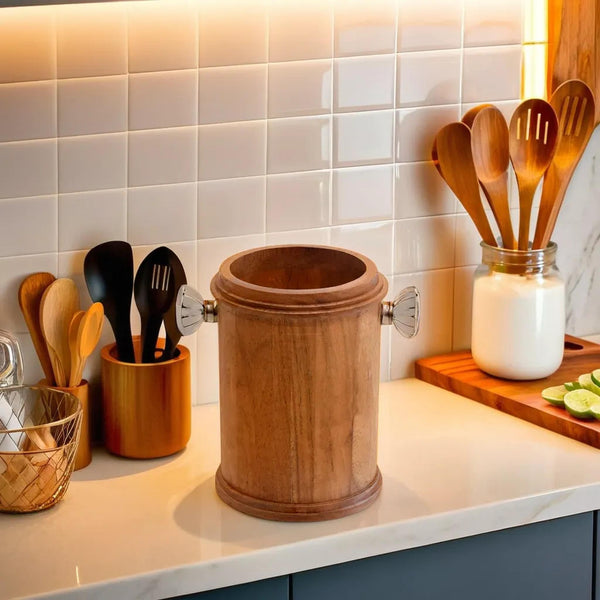 Circular utensil holder with glass knobs