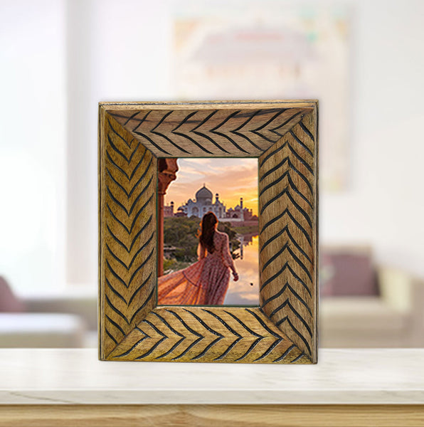 Wood Carved Antique Photo Frame (GD1556)